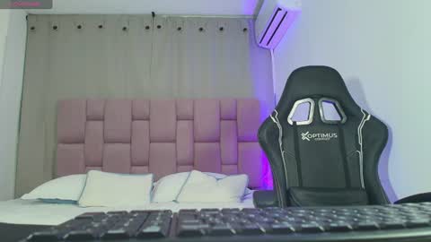 Emily online show from 06/11/26, 12:32