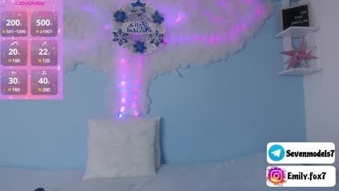 emily_fox7 online show from 12/03/24, 11:55