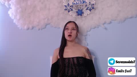 emily_fox7 online show from 12/18/24, 01:56