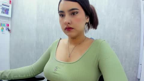 Snapshot of emily_fox_3 chatting on 05/28/26, 12:57 emily fox 3 online show from 05/28/26, 12:57