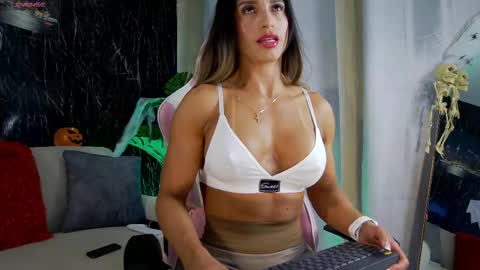 Emily foxx01 online show from 10/24/25, 08:38