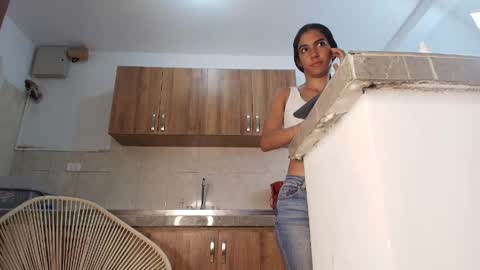 Snapshot of emily_gaviria1 chatting on 05/22/26, 12:11 emily_gaviria1 online show from 05/22/26, 12:11