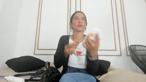 Snapshot of emily_gaviria1 chatting on 05/23/26, 12:09 emily_gaviria1 online show from 05/23/26, 12:09