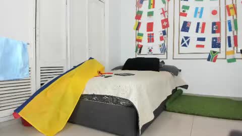 emily_gaviria1 online show from 06/17/26, 12:07