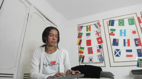 emily_gaviria1 online show from 06/18/26, 12:31
