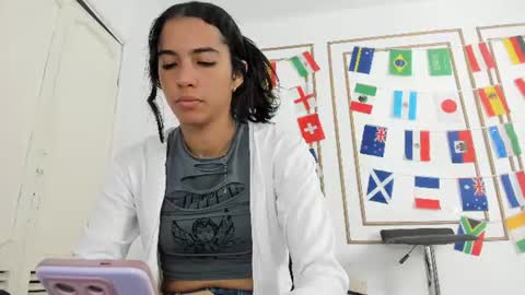 emily_gaviria1 online show from 06/25/26, 12:09
