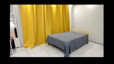 Snapshot of emily_gold1 chatting on 02/01/25, 04:35 My name is EMILY. Please say hello I like to chat with you. If you have requests or dirty talk please online show from 02/01/25, 04:35