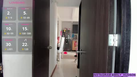 Snapshot of emily_huddson_ chatting on 10/03/25, 05:54 independet model online show from 10/03/25, 05:54