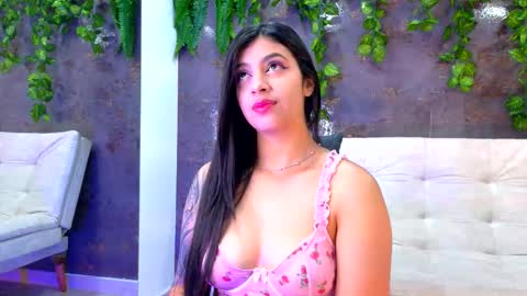 Snapshot of emily_jones3 chatting on 11/05/25, 11:10 Emily online show from 11/05/25, 11:10