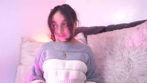 Snapshot of emily_jonexs_ chatting on 03/19/26, 02:43 mily online show from 03/19/26, 02:43