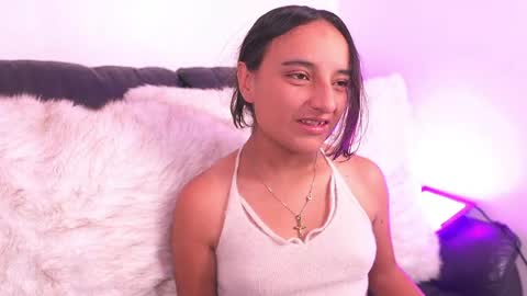 Snapshot of emily_jonexs_ chatting on 04/16/26, 04:30 mily online show from 04/16/26, 04:30