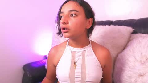 Snapshot of emily_jonexs_ chatting on 04/18/26, 03:49 mily online show from 04/18/26, 03:49