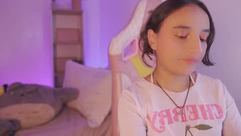 Snapshot of emily_jonexs_ chatting on 06/09/26, 10:10 mily online show from 06/09/26, 10:10