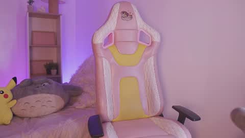 Snapshot of emily_jonexs_ chatting on 06/11/26, 12:32 mily online show from 06/11/26, 12:32