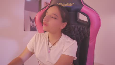 mily online show from 06/18/26, 08:46