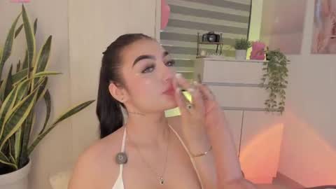 EmilyKenner  Independent model  online show from 07/06/26, 12:02