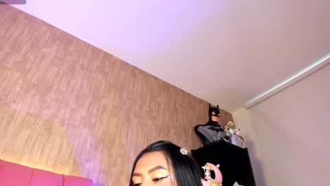 Snapshot of emily_klarence chatting on 06/19/26, 07:17 Emily online show from 06/19/26, 07:17