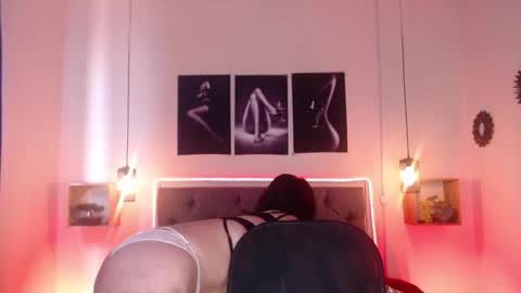 E M I L Y  online show from 10/02/25, 03:30