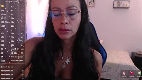 Snapshot of emily_leroy571240 chatting on 11/04/25, 12:15 emily leroy. online show from 11/04/25, 12:15