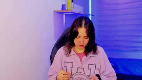 emily_lindey online show from 10/28/25, 03:10