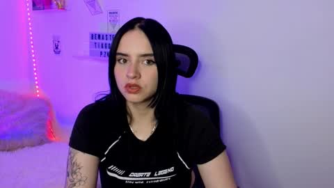 Snapshot of emily_lindey_ chatting on 03/14/26, 05:35 Emily Lindey online show from 03/14/26, 05:35