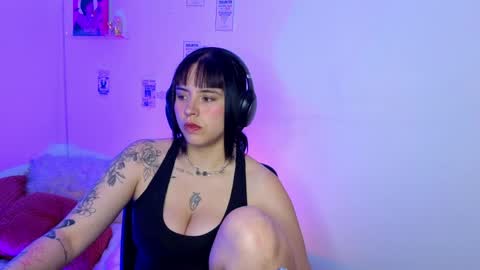 Snapshot of emily_lindey_ chatting on 04/09/26, 05:18 Emily Lindey online show from 04/09/26, 05:18