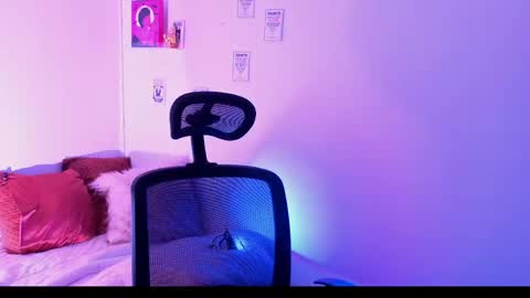Snapshot of emily_lindey_ chatting on 04/29/26, 04:38 Emily Lindey online show from 04/29/26, 04:38