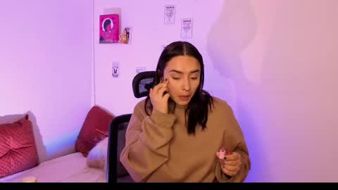 Snapshot of emily_lindey_ chatting on 05/02/26, 04:50 Emily Lindey online show from 05/02/26, 04:50