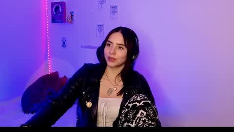 Snapshot of emily_lindey_ chatting on 05/09/26, 03:56 Emily Lindey online show from 05/09/26, 03:56