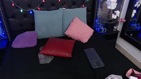 Emily online show from 12/19/24, 06:45