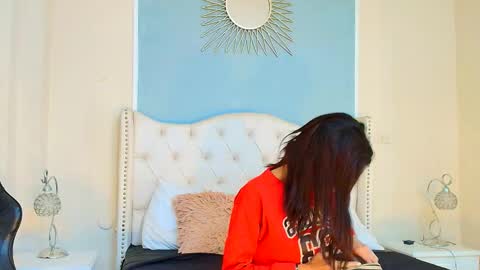 Snapshot of emily_loperaa chatting on 01/16/26, 11:31 Emily online show from 01/16/26, 11:31