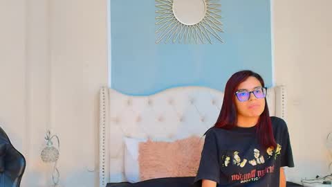 Snapshot of emily_loperaa chatting on 02/02/26, 11:14 Emily online show from 02/02/26, 11:14