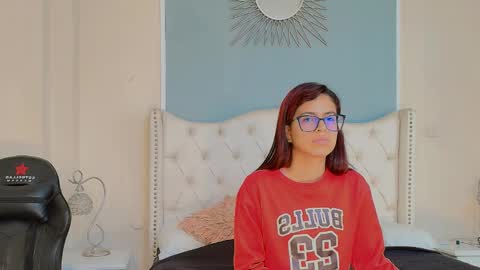 Snapshot of emily_loperaa chatting on 02/09/26, 12:25 Emily online show from 02/09/26, 12:25