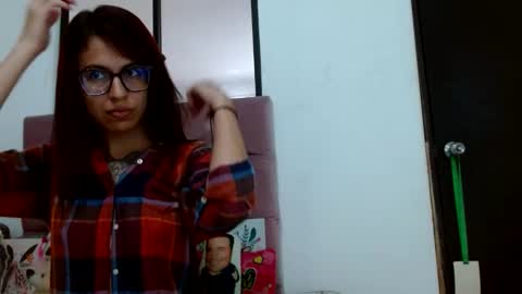 Snapshot of emily_loperaa chatting on 02/11/26, 06:46 Emily online show from 02/11/26, 06:46