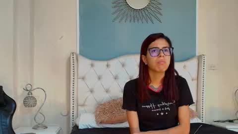 Snapshot of emily_loperaa chatting on 02/13/26, 11:12 Emily online show from 02/13/26, 11:12