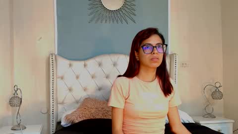 Snapshot of emily_loperaa chatting on 02/23/26, 03:15 Emily online show from 02/23/26, 03:15
