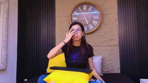 Snapshot of emily_loperaa chatting on 04/02/26, 09:01 Emily online show from 04/02/26, 09:01