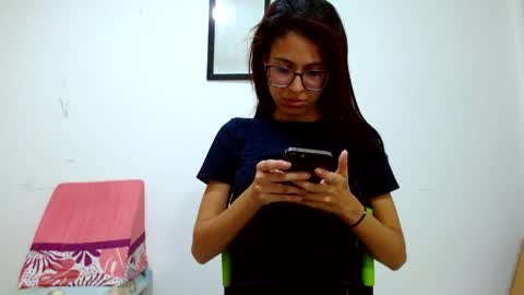 Snapshot of emily_loperaa chatting on 05/08/26, 04:29 Emily online show from 05/08/26, 04:29