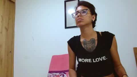 Snapshot of emily_loperaa chatting on 06/08/26, 01:28 Emily online show from 06/08/26, 01:28