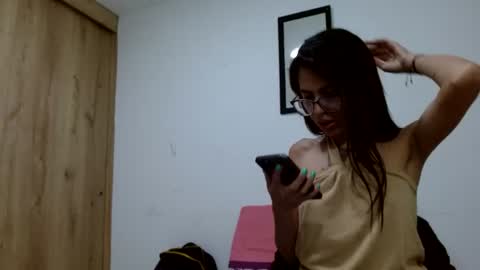 Snapshot of emily_loperaa chatting on 06/13/26, 04:10 Emily online show from 06/13/26, 04:10