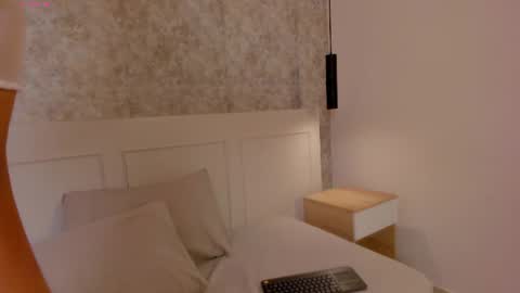 emily_luve online show from 07/08/26, 11:37