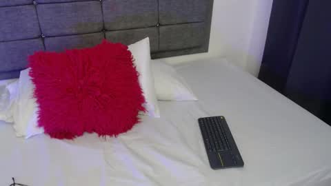 emily_milff online show from 06/03/26, 11:46