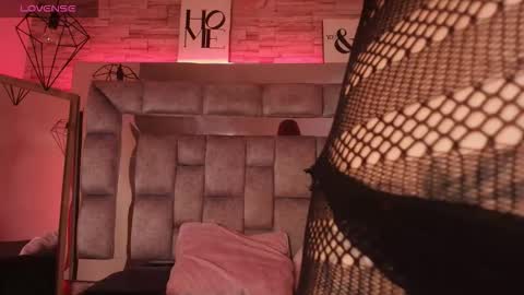     online show from 10/12/25, 11:53