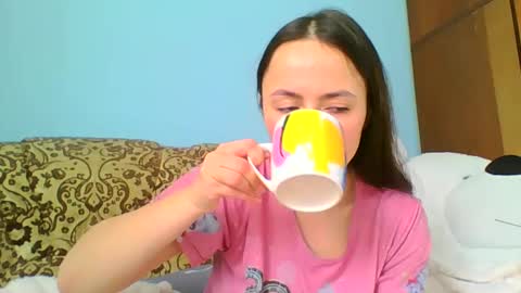 emily_morning_dew online show from 01/06/25, 09:30