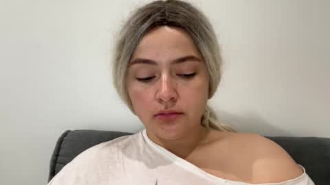 Snapshot of emily_morning_dew chatting on 09/24/25, 05:11 emily_morning_dew online show from 09/24/25, 05:11