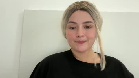 Snapshot of emily_morning_dew chatting on 10/12/25, 11:09 emily_morning_dew online show from 10/12/25, 11:09