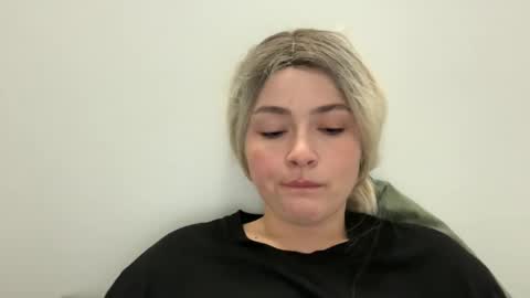 Snapshot of emily_morning_dew chatting on 10/21/25, 05:08 emily_morning_dew online show from 10/21/25, 05:08