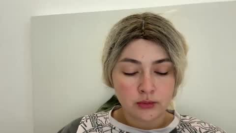 Snapshot of emily_morning_dew chatting on 10/28/25, 08:18 emily_morning_dew online show from 10/28/25, 08:18