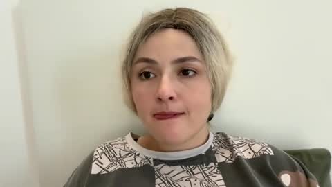 Snapshot of emily_morning_dew chatting on 10/31/25, 09:10 emily_morning_dew online show from 10/31/25, 09:10