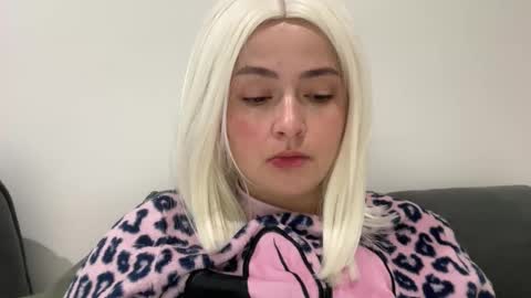 Snapshot of emily_morning_dew chatting on 11/04/25, 06:01 emily_morning_dew online show from 11/04/25, 06:01